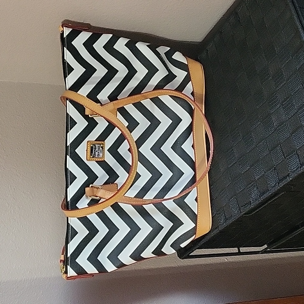 Dooney & Bourke Shoulder Tote - Picture 1 of 13